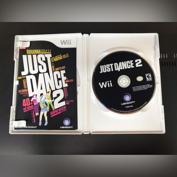 Just Dance 2 Nintendo Wii - Picture 2 of 4